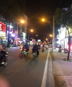 ban-nha-mat-tien-gan-Dam-Sen