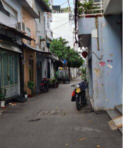 nha-ban-quan-tan-phu-duoi-5-ty