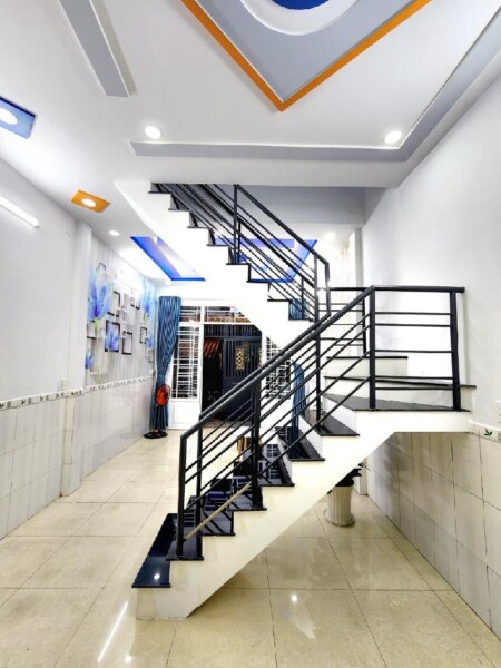 NHÀ 2 TẦNG MỚI ĐẸP - HẺM XE HƠI - GIÁP 4 XÃ - 1701010 3 NHÀ 2 TẦNG MỚI ĐẸP - HẺM XE HƠI - GIÁP 4 XÃ - 1701010