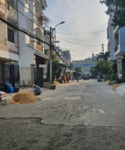 HẺM XE HƠI NGỦ TRONG NHÀ - LÊ VĂN QUỚI - NHỈNH 2 TỶ-1702002