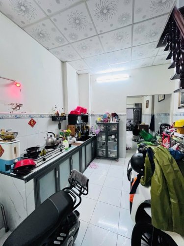 Cách 10m ra mặt tiền Bãi Sậy, nhà lô góc 2 tầng vào ở ngay - shr, hoàn công đủ - BTiên006 3 Bán nhà quận 6